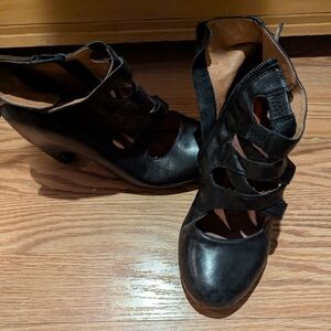 Anthropolgie Miz Mooz Black Shoes.